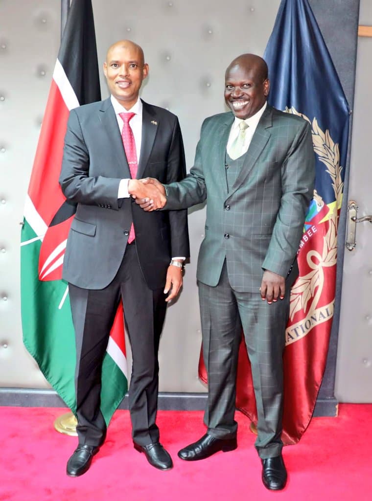 The Director DCI Mohamed Amin (left) Kenya Power managing director Joseph Siror. (Photo:DCI).
