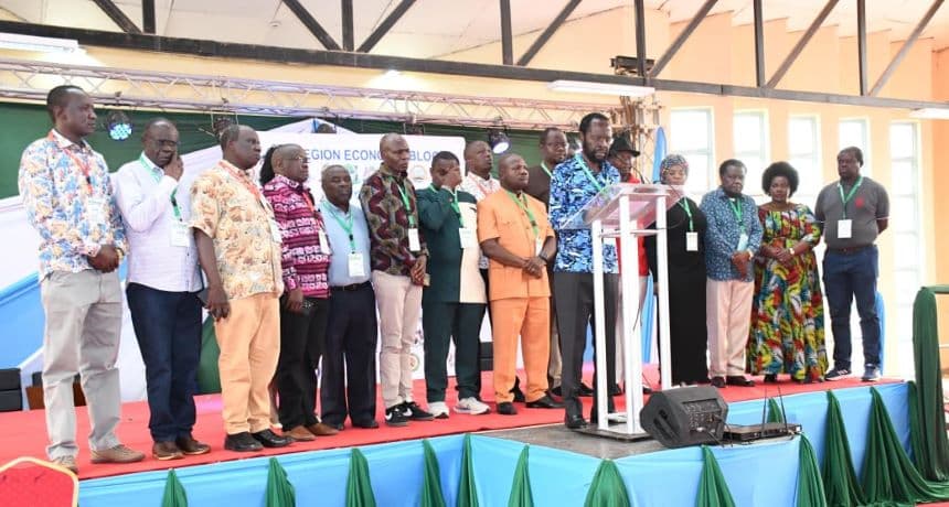 Governors from Lake Region Economic Bloc issuing a statement at the end of the sugar conference. Photo (LREB)