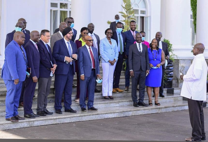 Museveni meeting Boeing officials at Entebbe. Image: courtesy.
